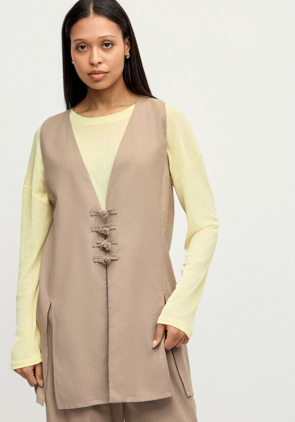 Жилет изо льна Медея шир.  580, рис. 14