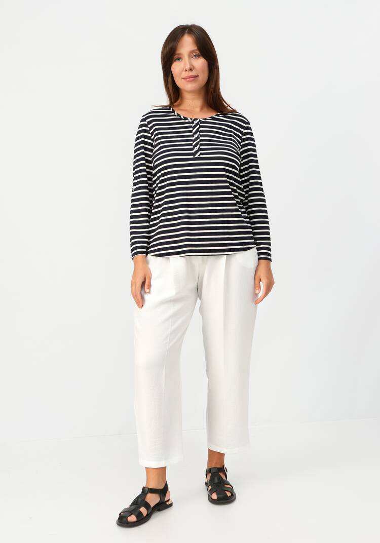 Лонгслив в полоску с патами на рукавах шир.  750, рис. 17