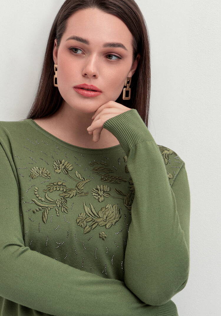 Джемпер с цветочной вышивкой и стразами шир.  750, рис. 9