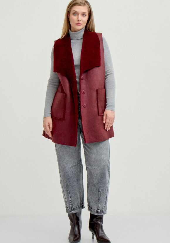 Жилет из эко дубленки шир.  580, рис. 2