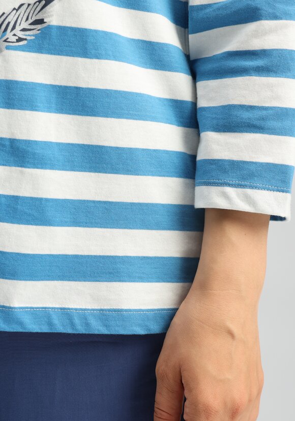 Лонгслив с цветами 3D шир.  580, рис. 31