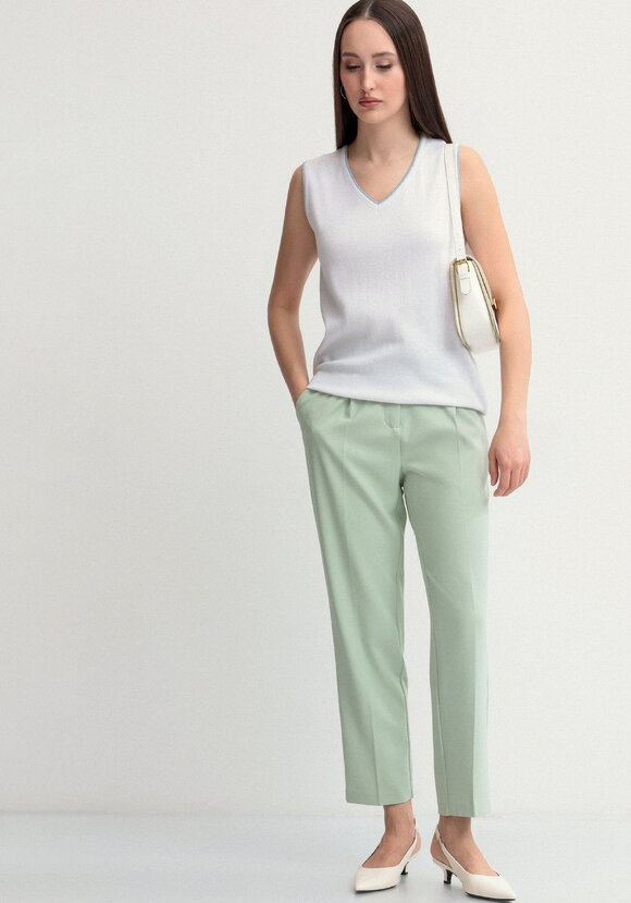 Топ с V-образным вырезом шир.  580, рис. 16