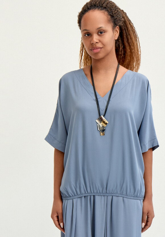 Блуза с кулоном свободного кроя шир.  580, рис. 13