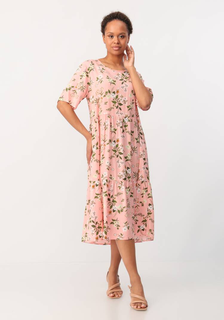 Платье с отрезной талией и коротким рукавом шир.  750, рис. 25