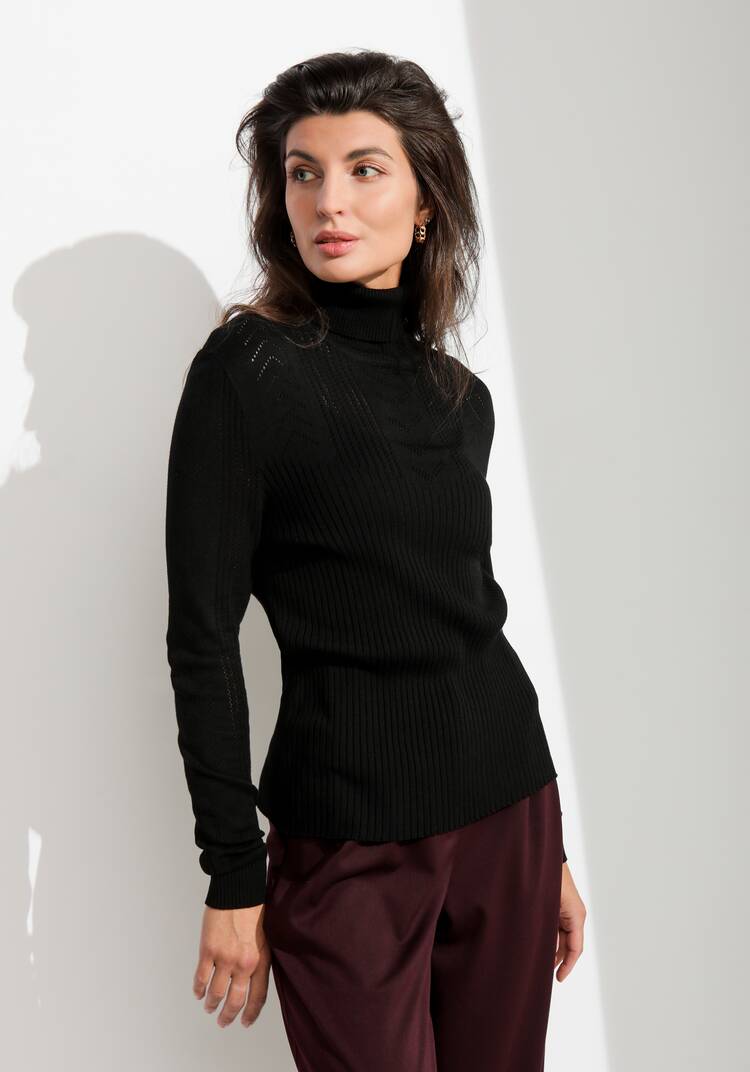 Водолазка из вискозы с ажурным узором шир.  750, рис. 35