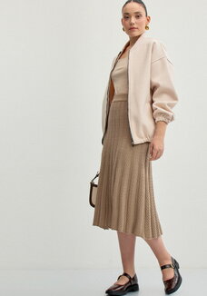 Юбка миди фактурная на широком поясе