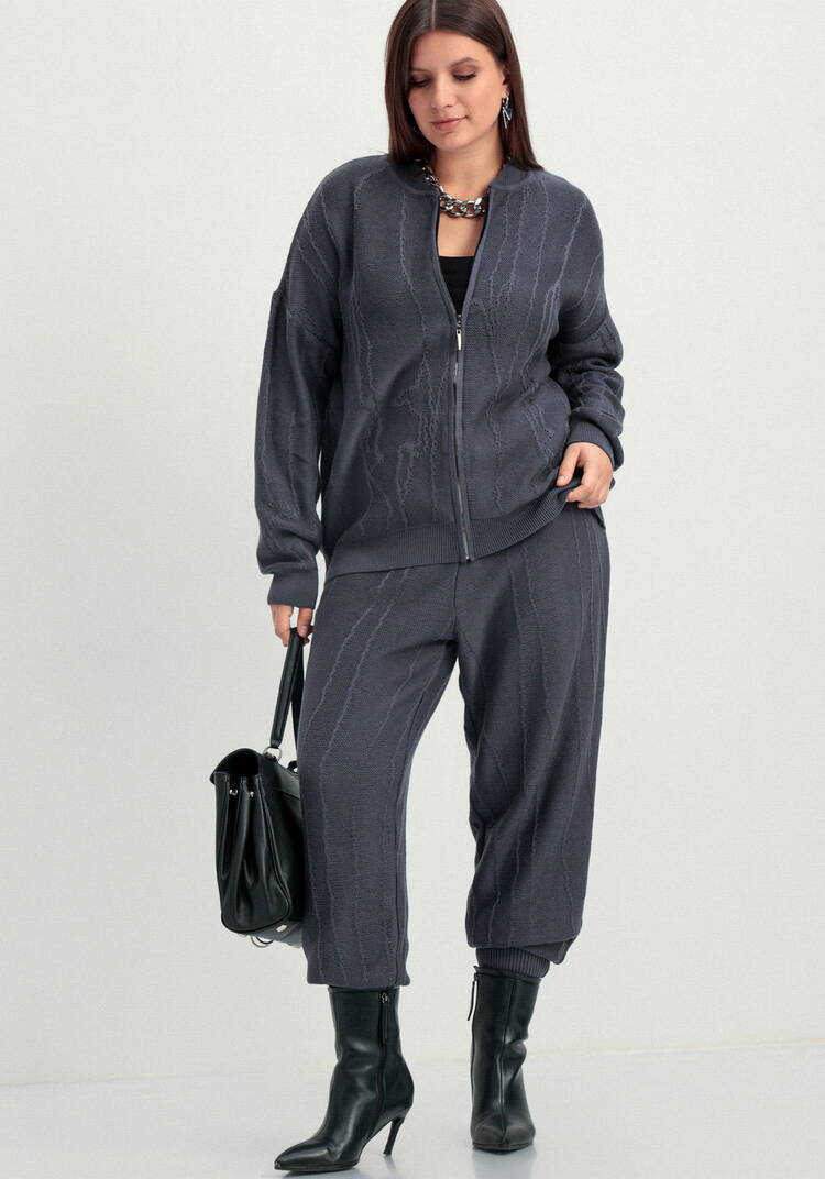 Брюки джоггеры с фактурным рисунком шир.  750, рис. 9