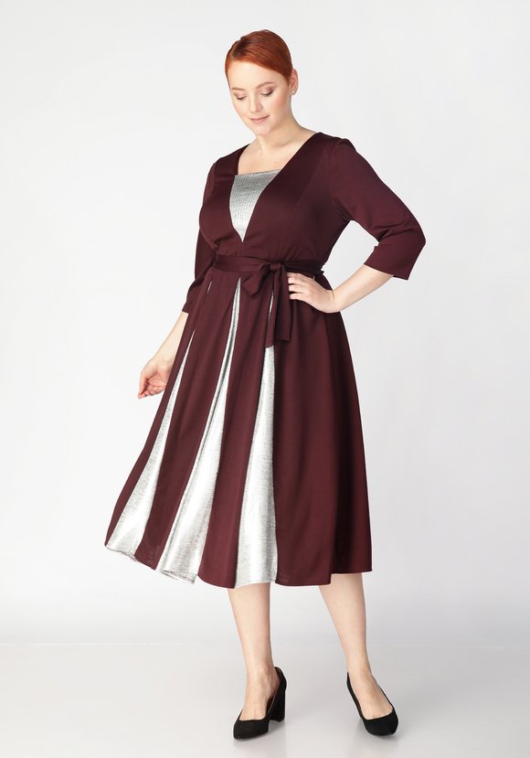 Платье с мерцающими складками шир.  580, рис. 1