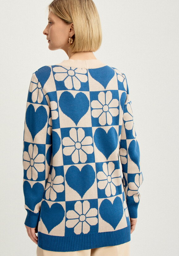 Кардиган прямой на пуговицах с рисунком шир.  580, рис. 11