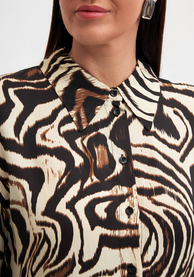 Блуза с анималистичным принтом на пуговиуах шир.  750, рис. 5