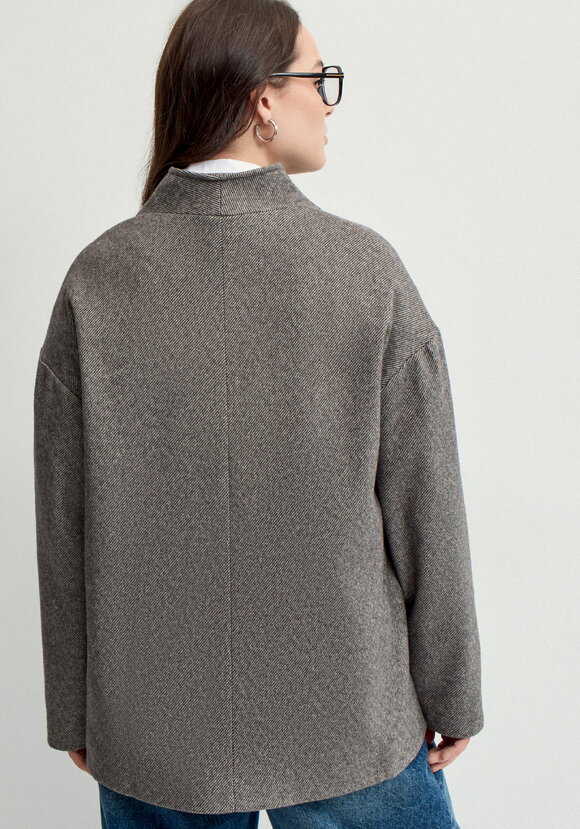 Пиджак с асимметричной застёжкой шир.  580, рис. 27