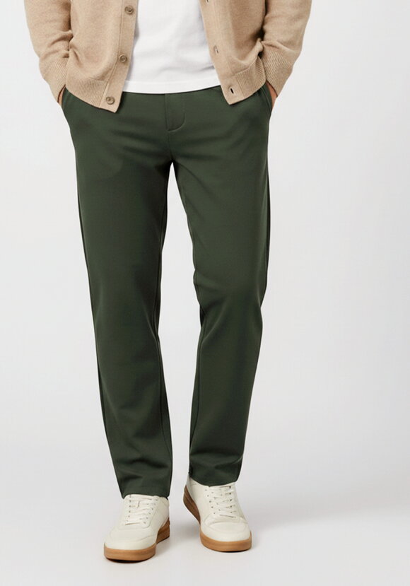 Брюки с цельнокроеным поясом на резинке шир.  580, рис. 2