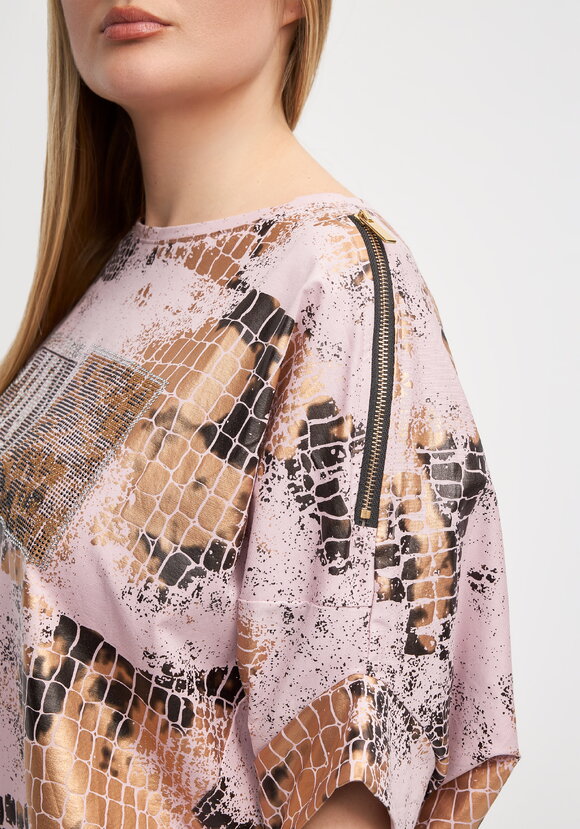 Блуза с блестящим принтом Эльвира шир.  580, рис. 11