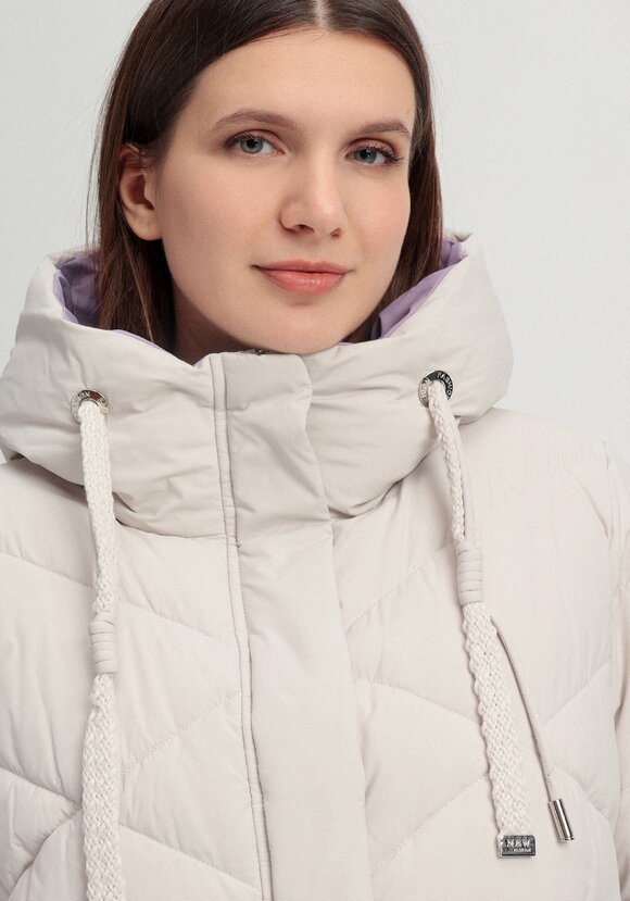 Пуховик с капюшоном и фактурной стежкой шир.  580, рис. 7