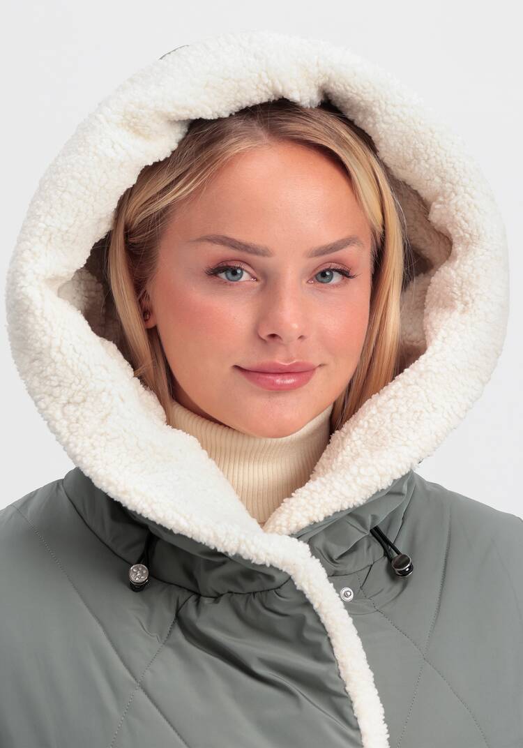 Пальто с меховой опушкой и капюшоном шир.  750, рис. 24