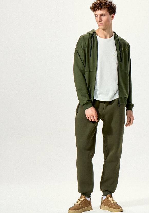 Толстовка с вышивкой шир.  580, рис. 15