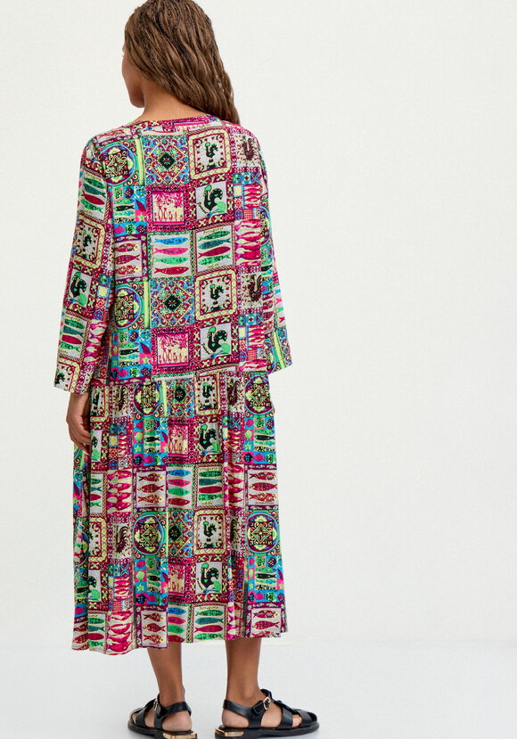 Удлиненное платье свободного кроя с принтом шир.  580, рис. 11