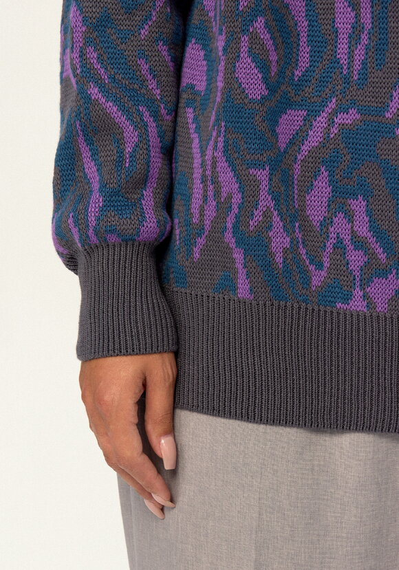 Джемпер поло с принтом абстракция шир.  580, рис. 15