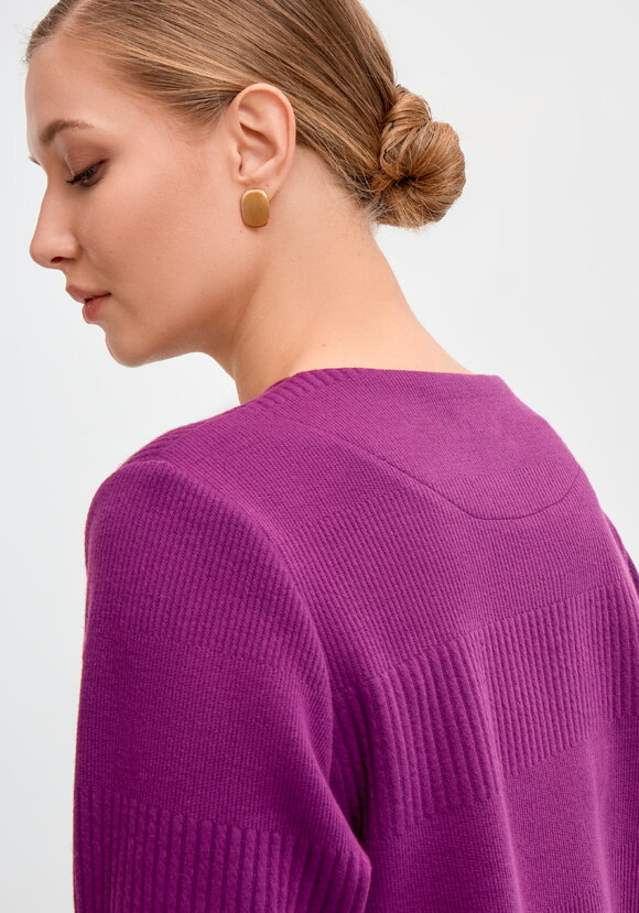 Блуза из трикотажа с кокеткой-впереди шир.  580, рис. 6