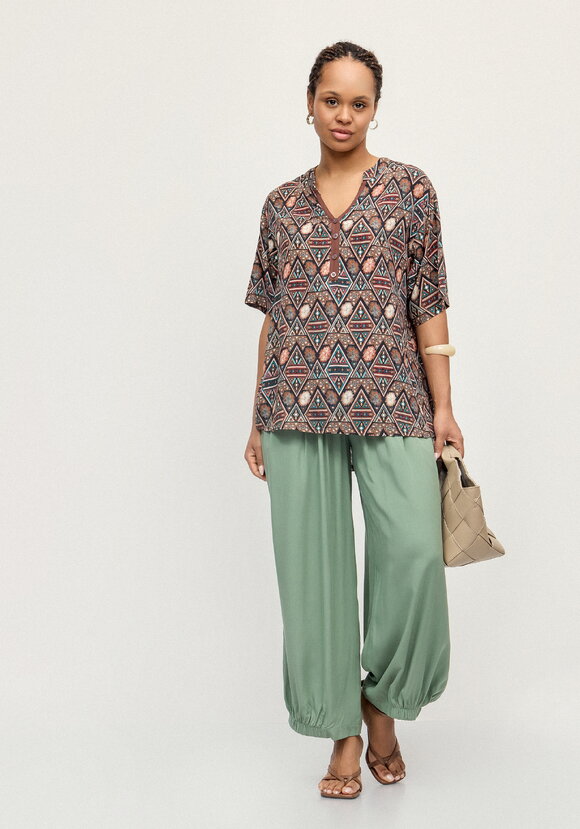 Блуза из штапеля с этническим рисунком шир.  580, рис. 2