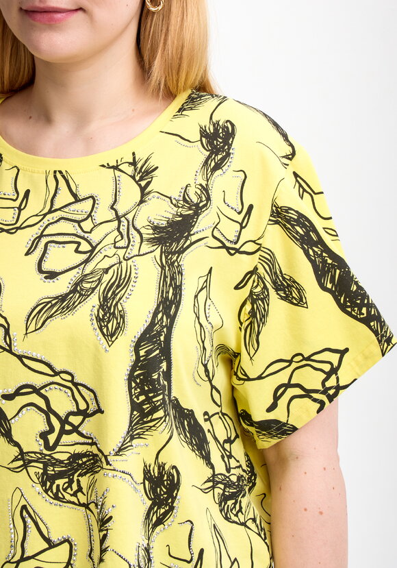 Блуза с оригинальным принтом и стразами шир.  580, рис. 33