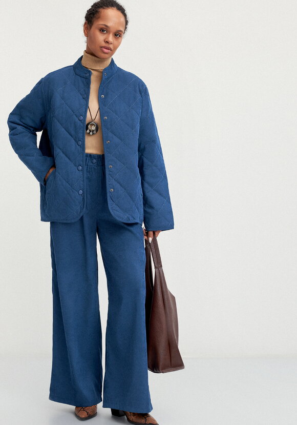 Жакет вельветовый с контрастным подкладом шир.  580, рис. 35