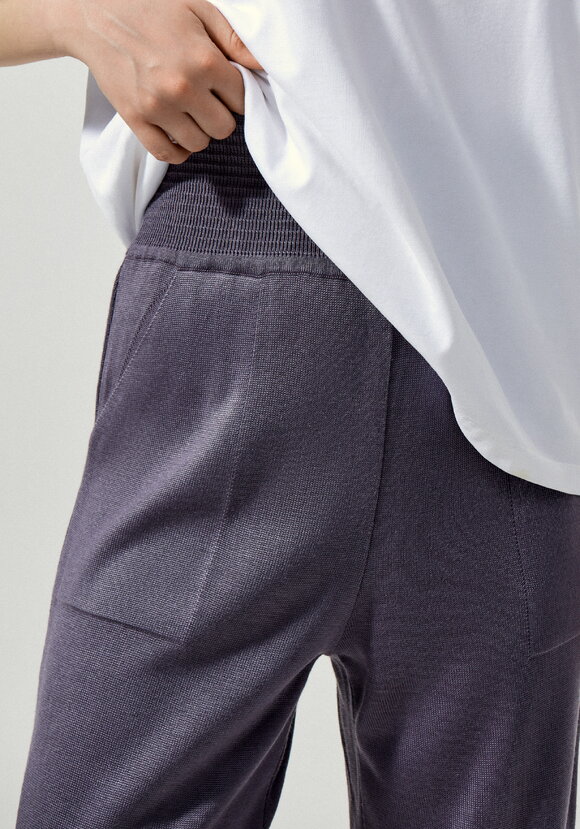 Брюки зауженные книзу шир.  580, рис. 19