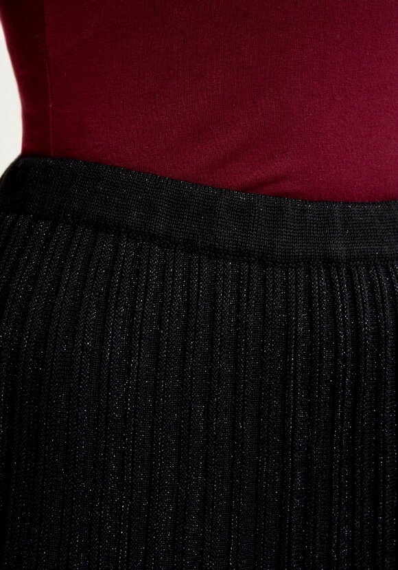 Юбка миди с метанитью шир.  580, рис. 38