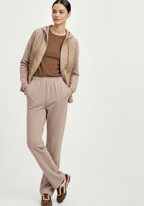 Брюки прямые трикотажные на резинке