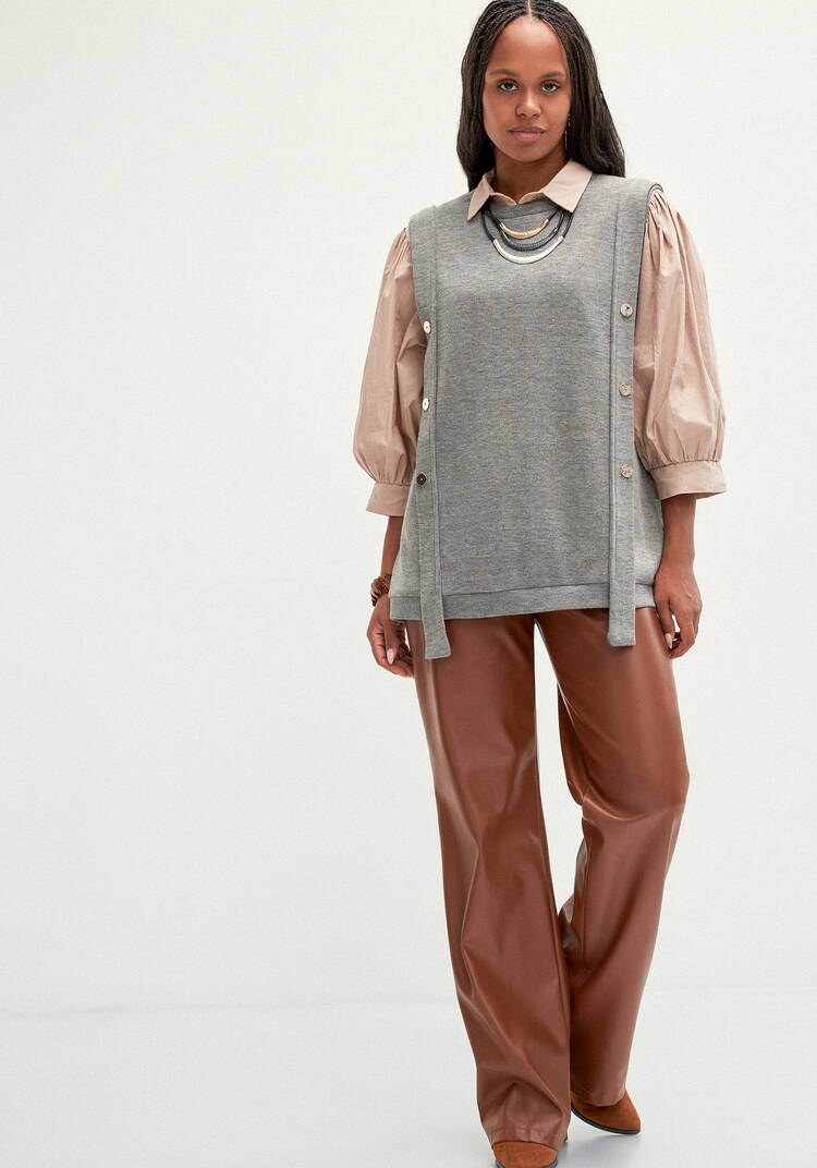 Жилет трикотажный с пуговицами шир.  750, рис. 15