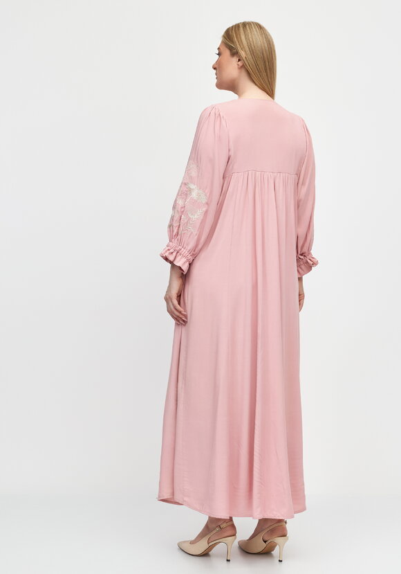 Платье свободного кроя с отрезным лифом шир.  580, рис. 9