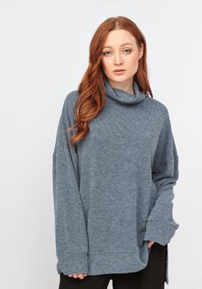 Джемпер свободного кроя из трикотажной ткани