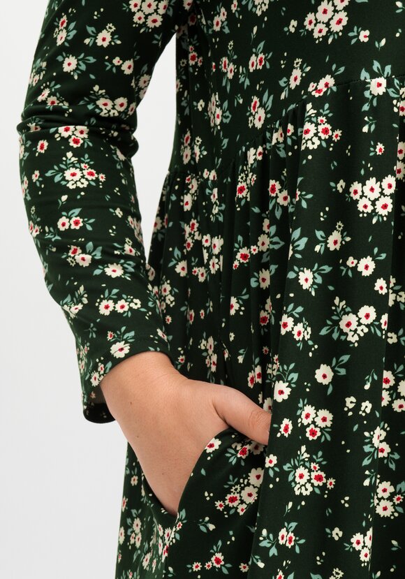 Платье с цветочным рисунком и рукавами 3/4 шир.  580, рис. 32