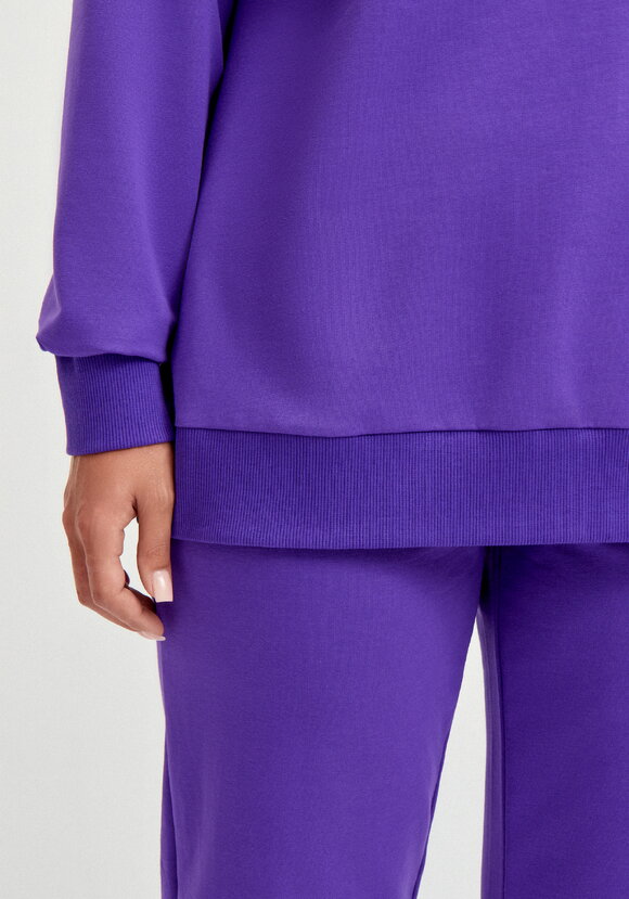 Костюм свитшот с принтом и брюки шир.  580, рис. 36