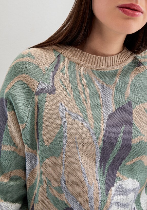 Джемпер с растительным орнаментом шир.  580, рис. 32