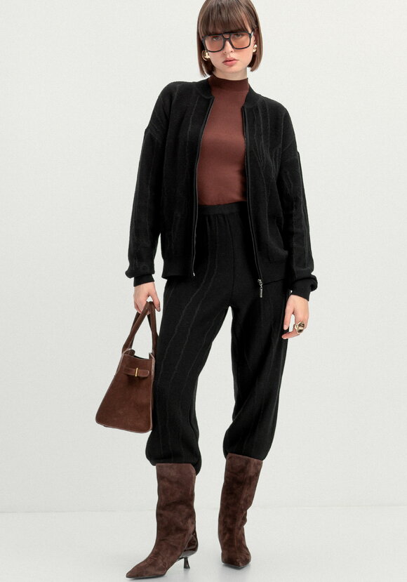 Бомбер с фактурным рисунком шир.  580, рис. 16