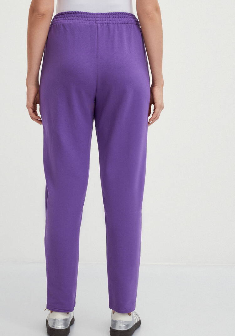 Костюм с флористическим принтом на футболке шир.  750, рис. 22