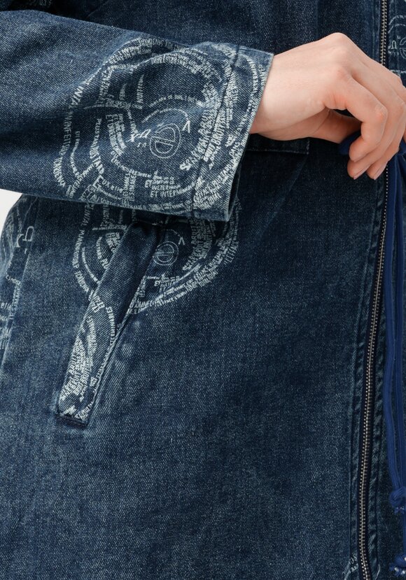 Джинсовая куртка удлиненная шир.  580, рис. 6