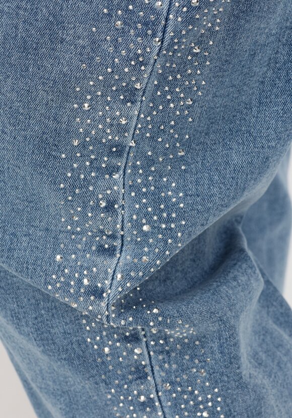 Джинсы со стразами по боковому шву шир.  580, рис. 6