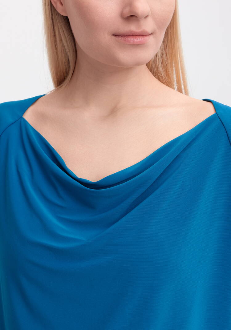 Блуза с оригинальным рукавом и стразами шир.  750, рис. 22