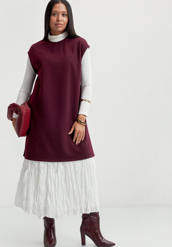 Жилет из трикотажа с фактурным рисунком шир.  580, рис. 2