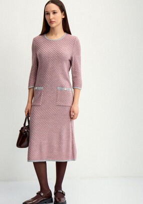 Платье полуприлегающего силуэта с рукавом 3/4