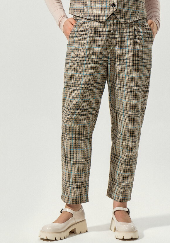 Брюки с боковыми карманами в клетку шир.  580, рис. 6