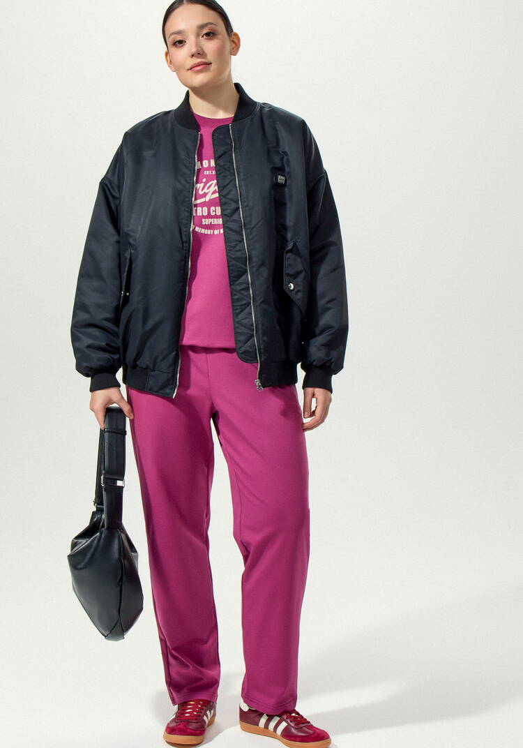 Костюм из брюк и свитшота с принтом на  груди шир.  750, рис. 17