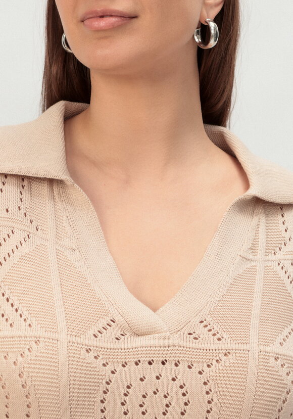 Туника с ажурным рисунком и воротником поло шир.  580, рис. 26