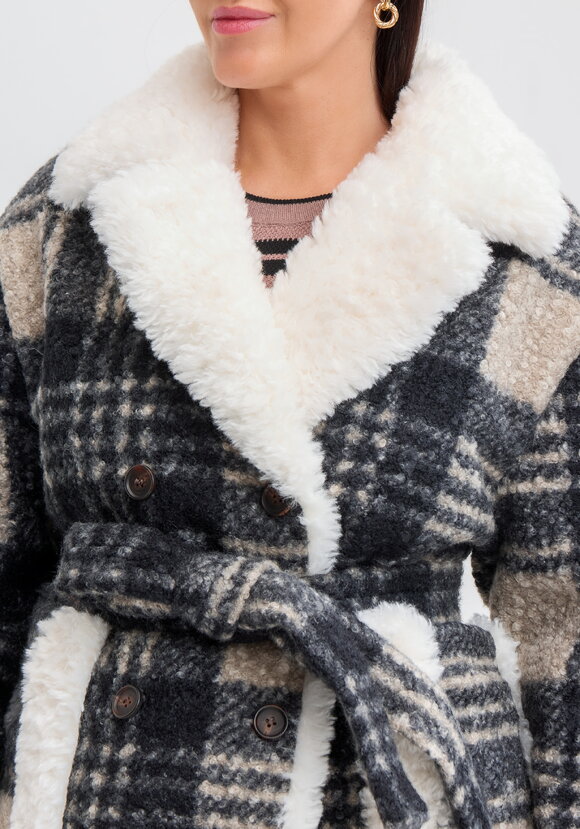 Пальто-эко в клетку шир.  580, рис. 5