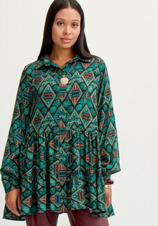 Блуза свободная с воланами по низу