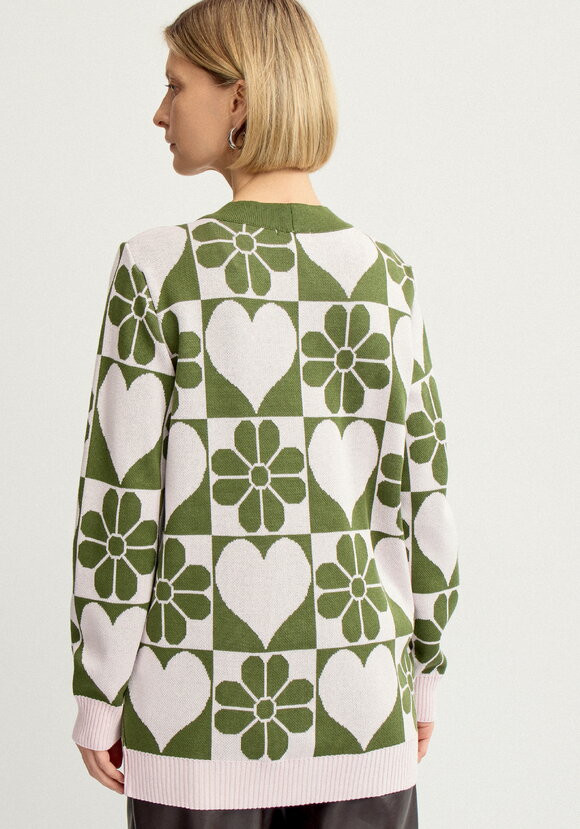 Кардиган прямой на пуговицах с рисунком шир.  580, рис. 19