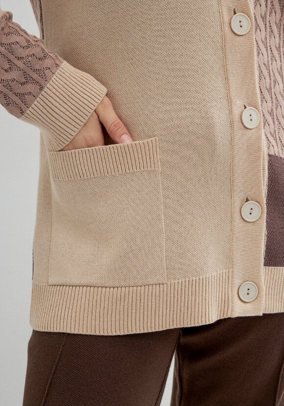 Кардиган с разноцветными вставками шир.  580, рис. 6