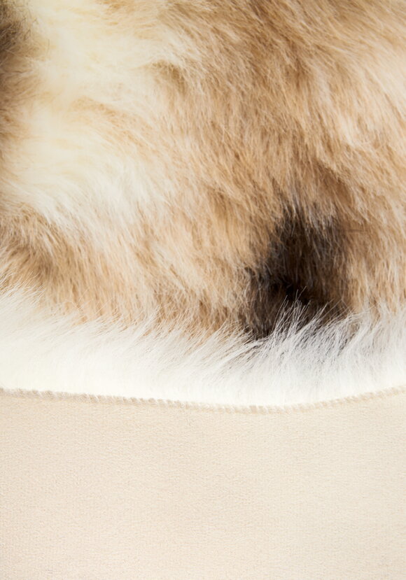 Ковер меховой Олень шир.  580, рис. 3